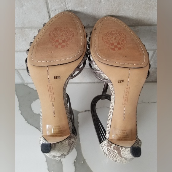 Vince Camuto snake and pewter leather heels - Picture 4 of 4